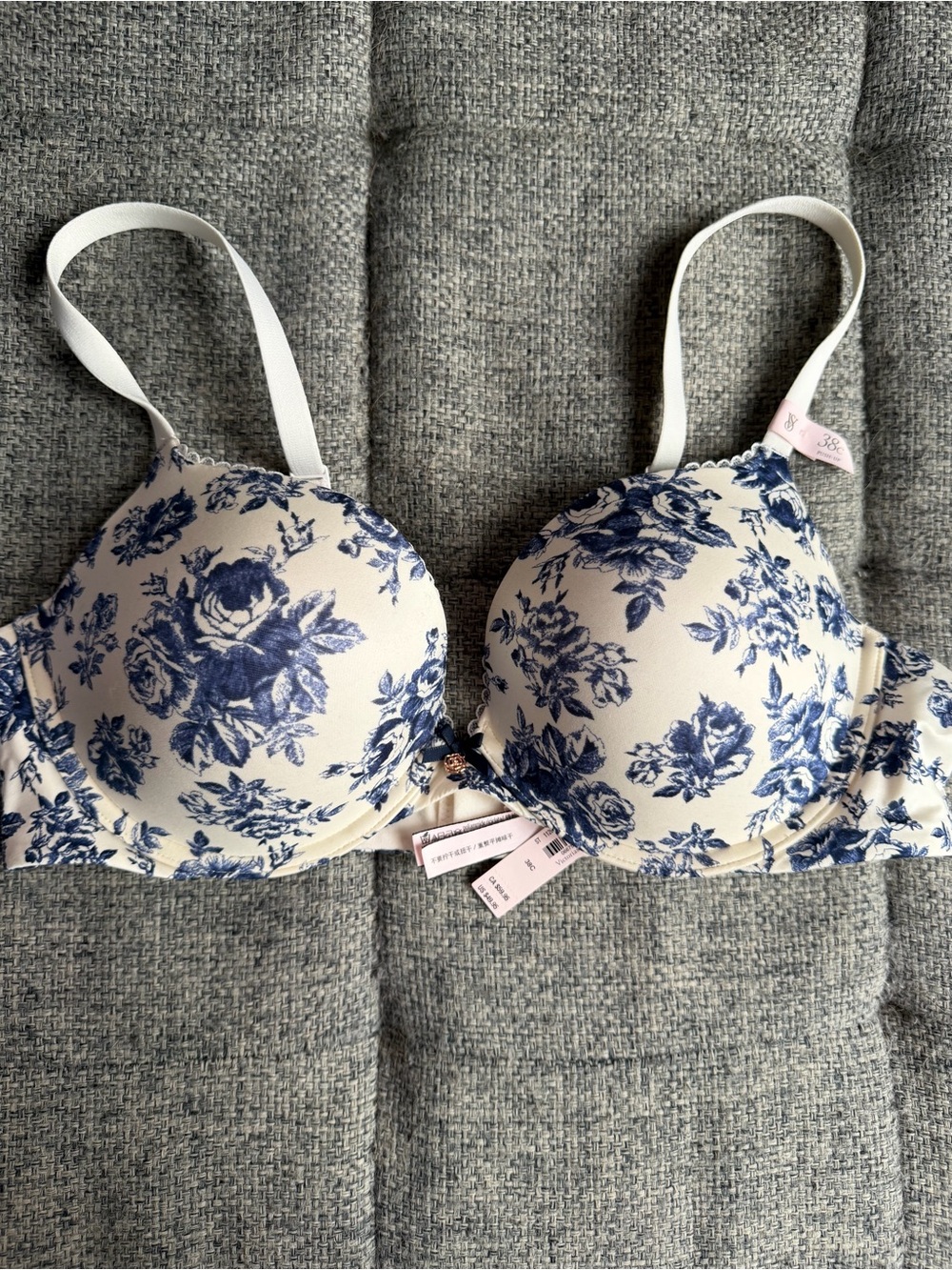 NWT Victoria’s Secret push-up floral print bra